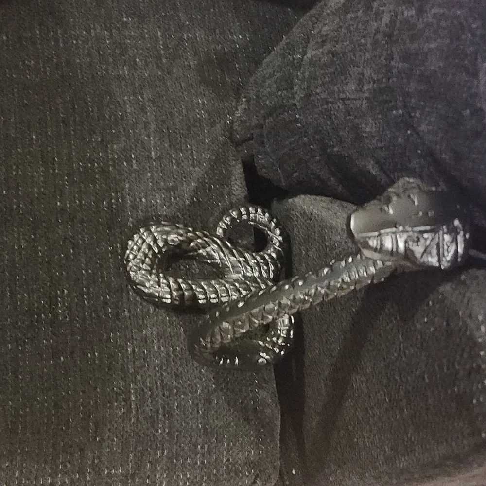 Sagebrook Homes Metal Snake‎ Statue- Black